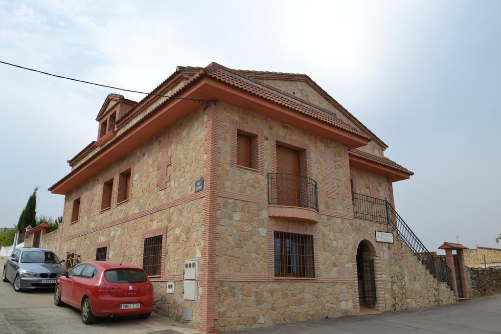 Apartamentos Rurales Natura Torrejon el Rubio Exterior photo