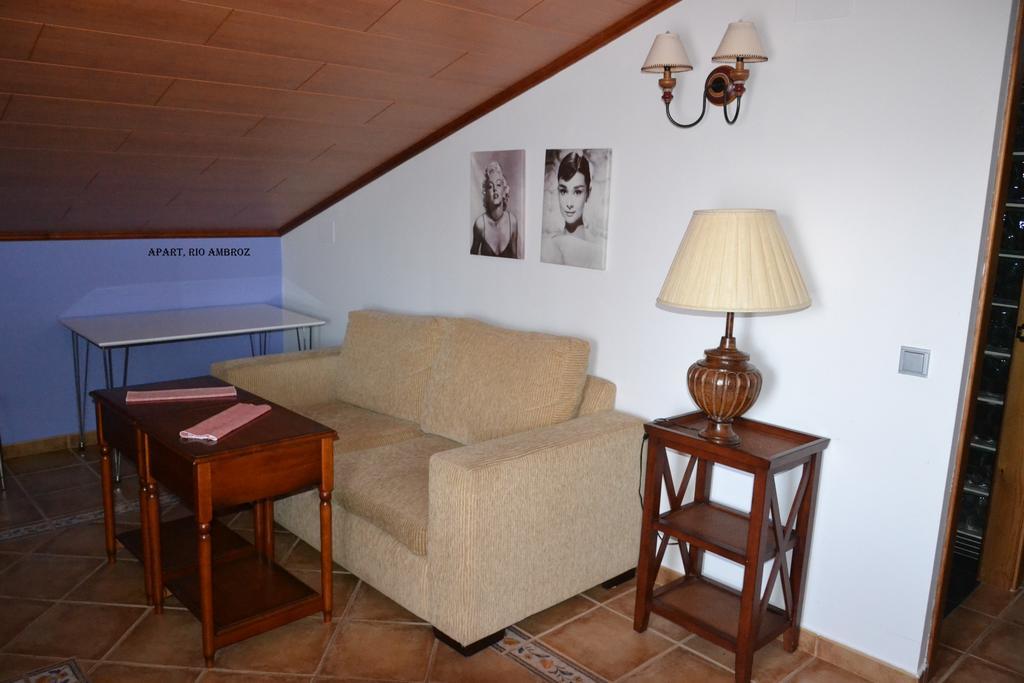 Apartamentos Rurales Natura Torrejon el Rubio Exterior photo